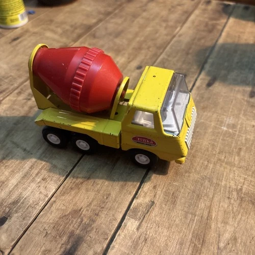 Vintage 1968-69 Tiny Tonka Toys Pressed Steel Yellow Cement Mixer Truck C3