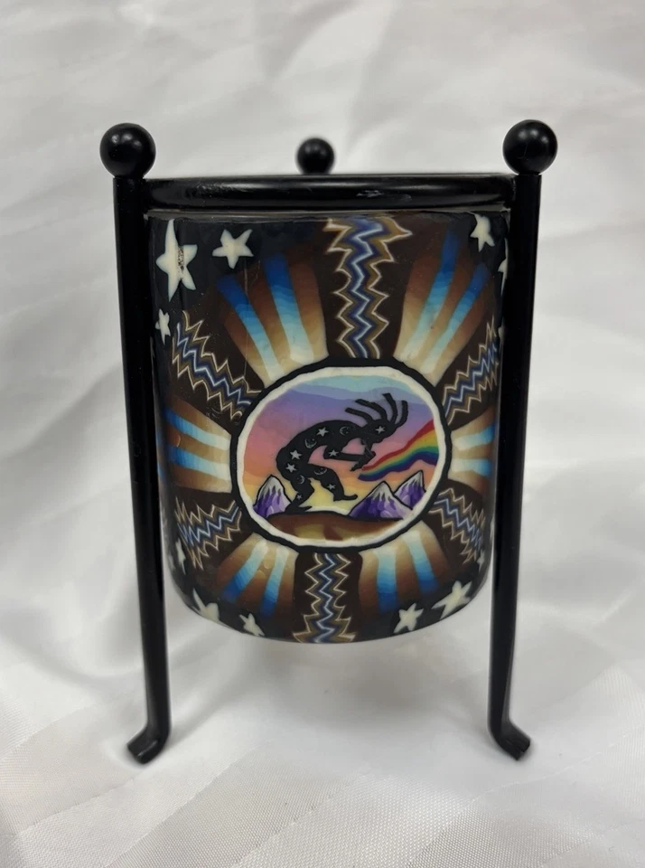 Soporte votivo de vidrio de metal arco iris Kokopelli nativo americano Foto 2 de 4
