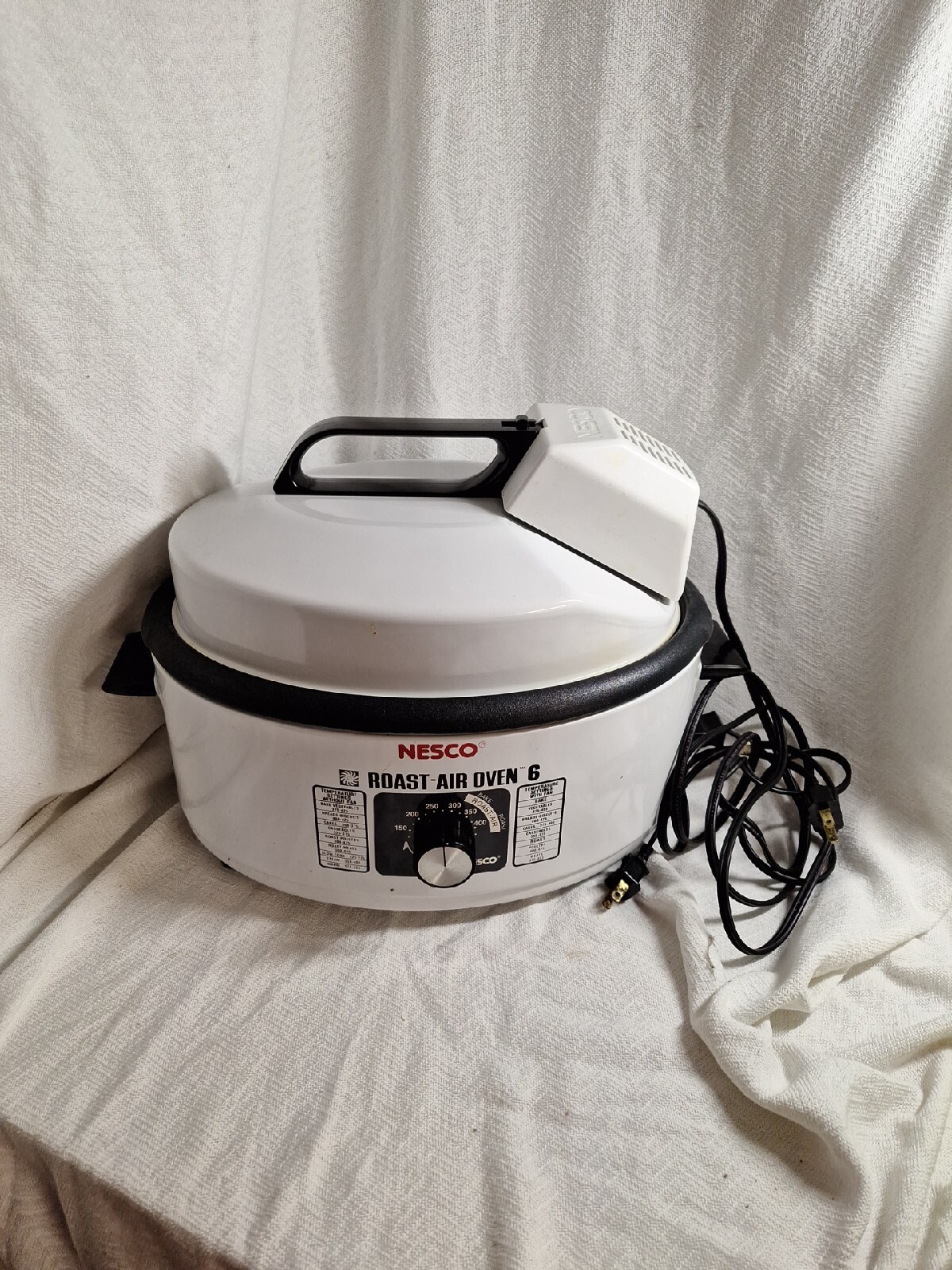 Nesco 6 QT RoastAir Oven 494610 w Turbo Cover Assembly Made in USA