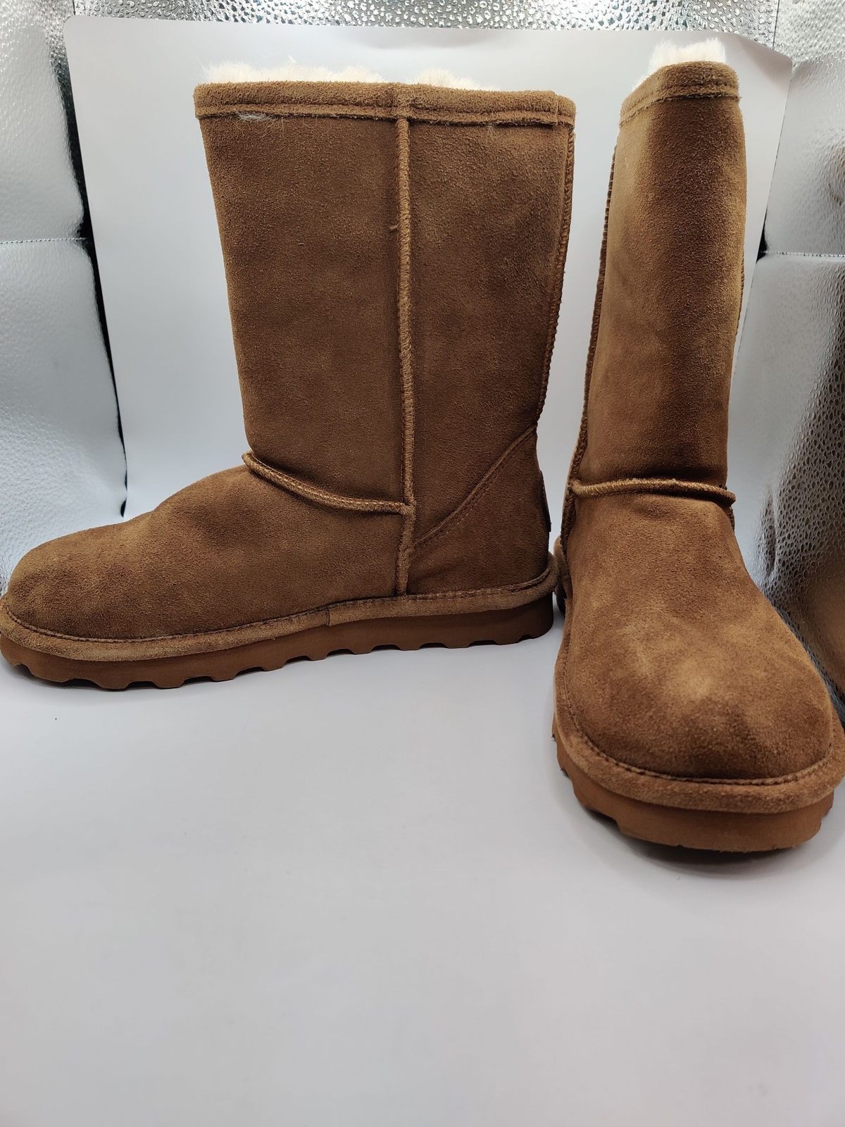 BEARPAW WOMEN'S ELLE SHORT SHEEPSKIN 
