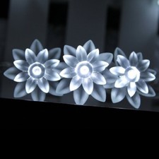 Battery Powered 20 LED 6.6ft Lotus Flower Cool White LED Fairy Lights: ON+Flash