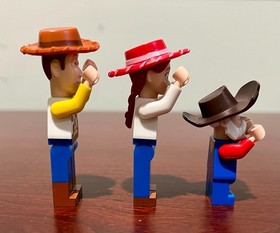 LEGO Toy Story 2 Woody's Roundup! Set 7594 Complete With Instruction Manuals