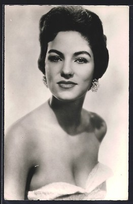 Actress Jeanette Miller with Earrings, Postcard 