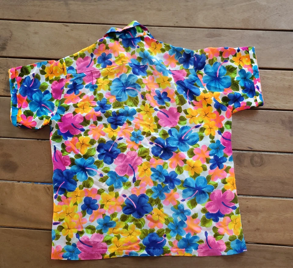 Camisa Aloha Hecha en Hawaii Talla Mediana Islas Flores Brillante Vibrante Diseño Mia Foto 3 de 4