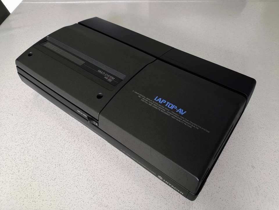 Videoregistratore VHS portatile Hitachi VT-LC50EM - Immagine 3 di 4