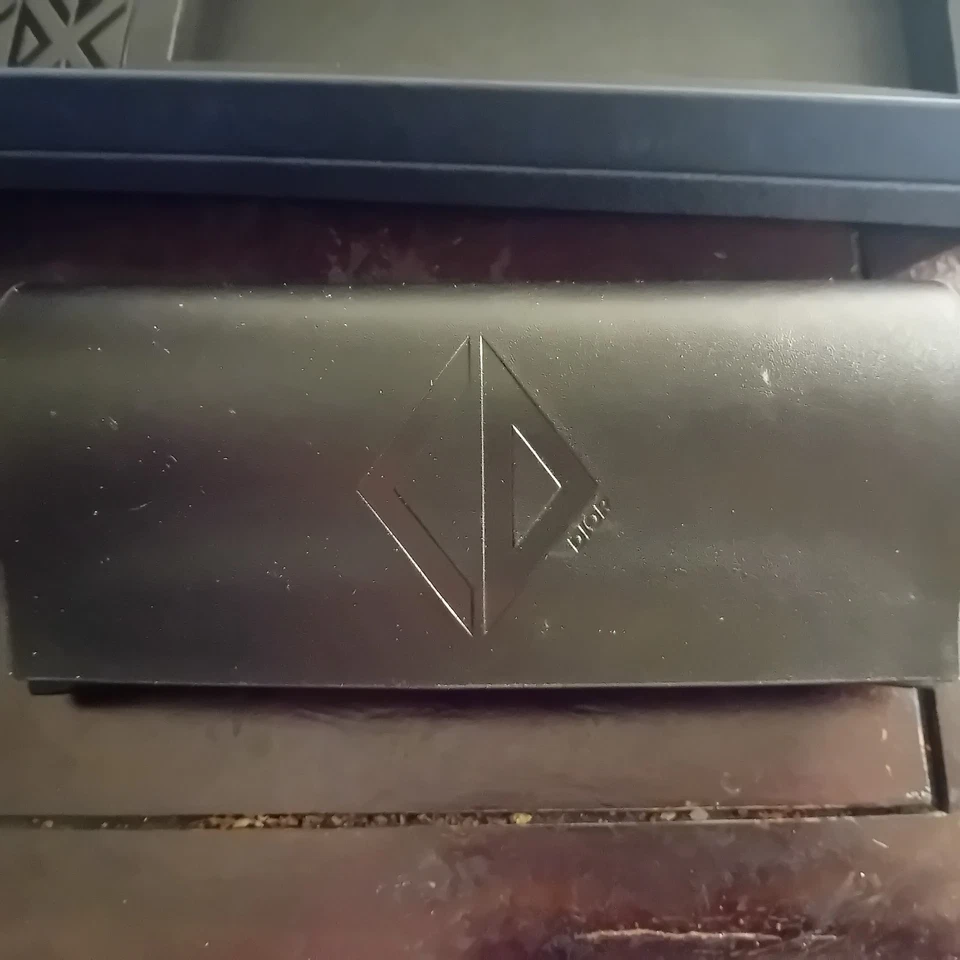 Etui Dior Homme en cuir noir - Photo 1/4