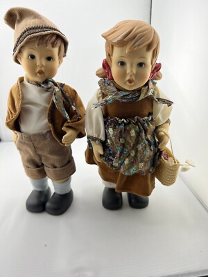 VINTAGE OUMLET CO.  HANSEL & GRETEL PORCELAIN HAND PAINTED 10'' DOLLS c1980 10 