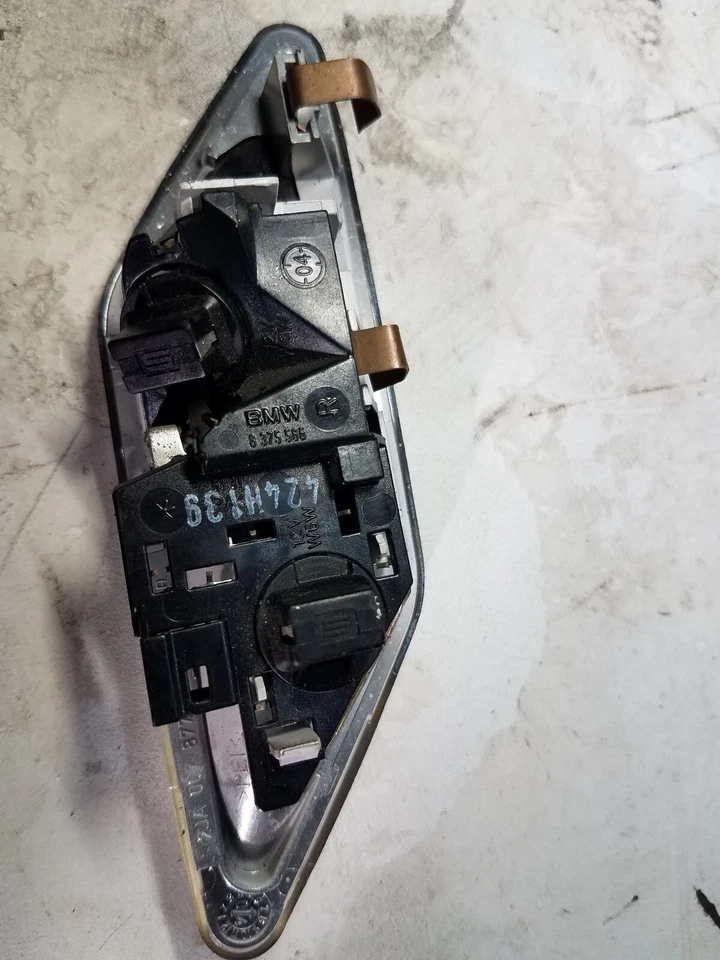 Luz de lectura de mapa de cúpula interior trasera derecha BMW 325Ci 2001-2006 8375586 (M141) Foto 2 de 2