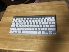 Apple A1314 Wireless Keyboard - Silver MC184LL/B 