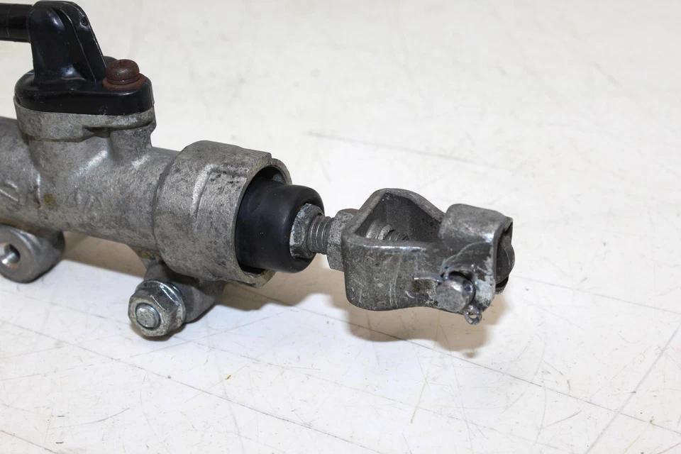 1996 Honda Interceptor 750 Vfr750f Rear Back Brake Master Cylinder w Reservoir - Image 3 of 4