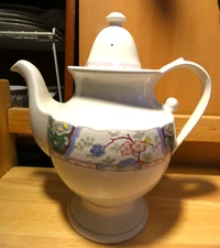 Mikasa Provincial CV 900 "Villa Medici" Teapot  Coffee Pot #360 EUC