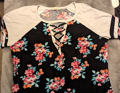 Ladies No Comment Black White & Floral Top Sz 1X
