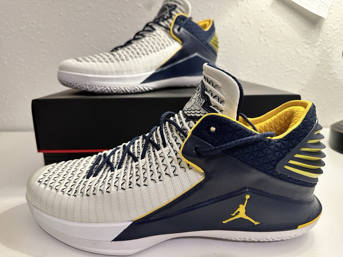 Low Michigan Wolverines Air Jordan Michigan Shoes Size 13 Air