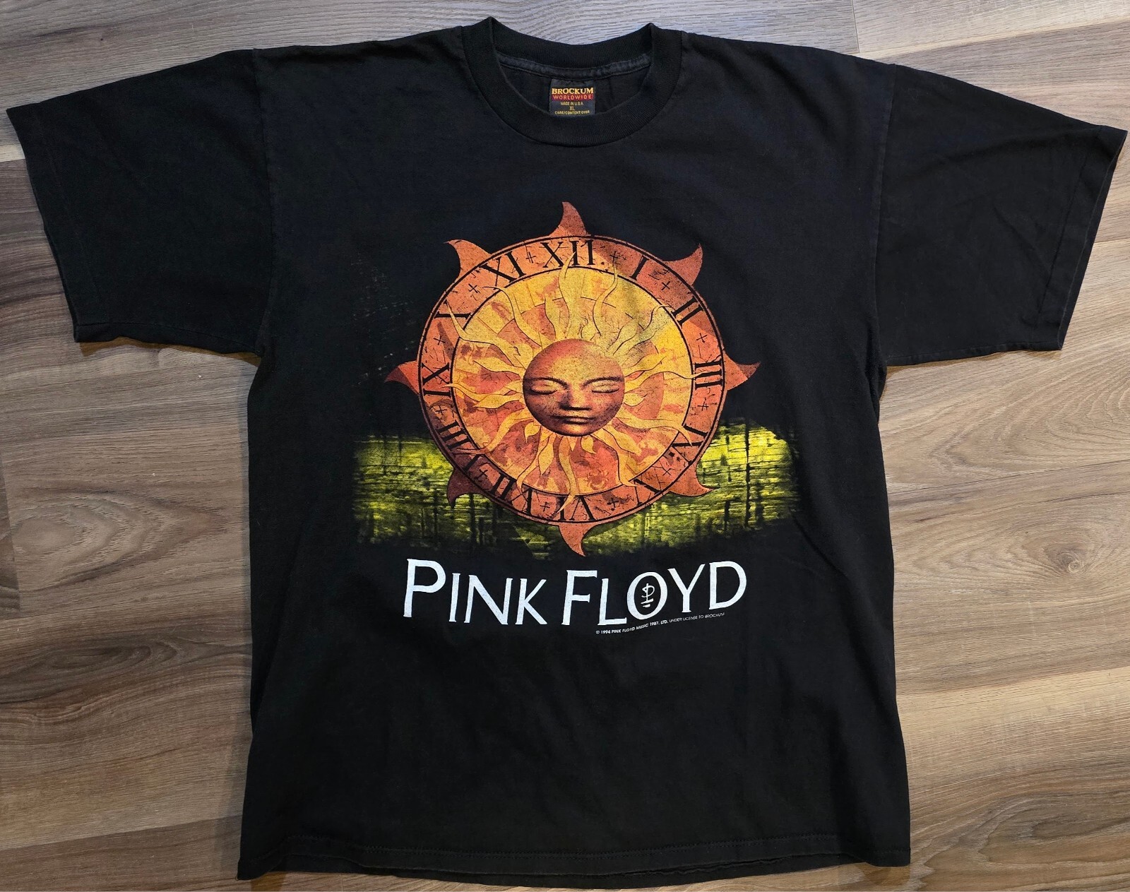VINTAGE 1994 PINK FLOYD SHIRT