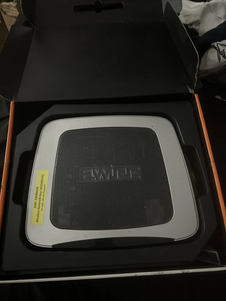 2Wire Gateway 3600HGV Internet Modem 4-Port Wireless Router (AT&T Uverse) - Image 3 of 4