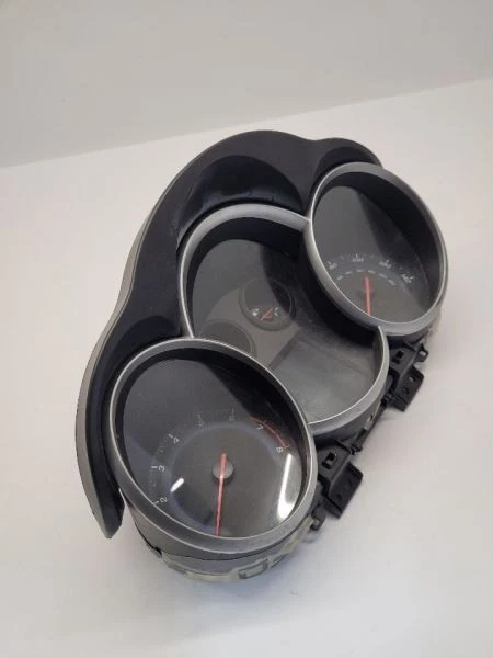 Chevrolet Cruze 2013-14 velocímetro MPH mercado de Estados Unidos con clúster negro Opt B76 Foto 3 de 4