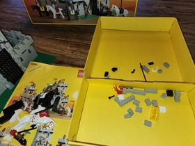 LEGO Castle: King's Castle (6080) Nearly Complete w/box + Instructions 