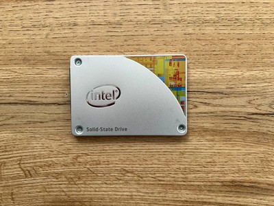 SSD Intel 120 GB mit Windows 11 Pro 25H2 für Notebook Laptop