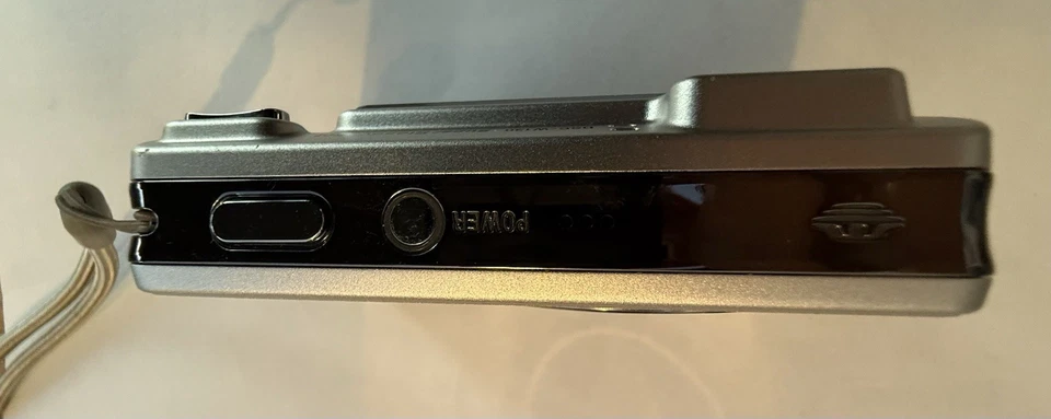 Sony Cyber-shot DSC-W130 Super Steady Shot Camera - Image 3 of 4