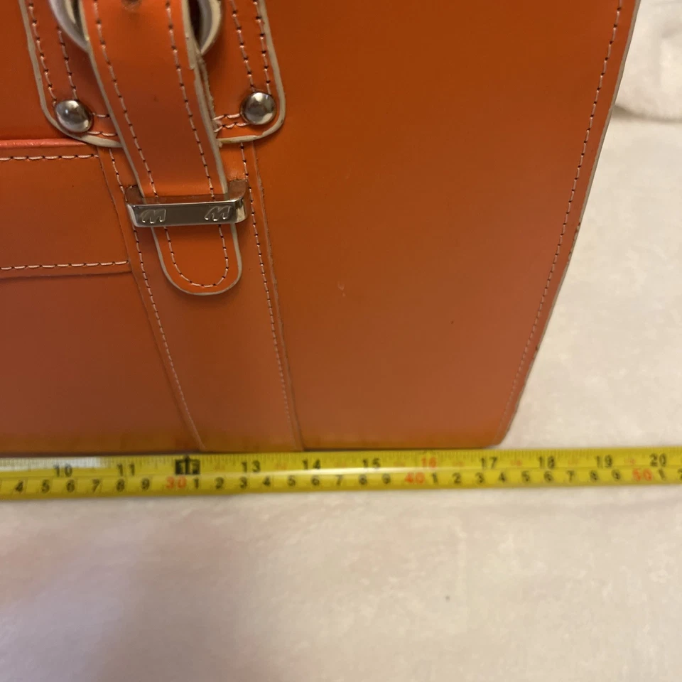 Maletín McKlein USA Hillside de cuero para dama Foto 2 de 4