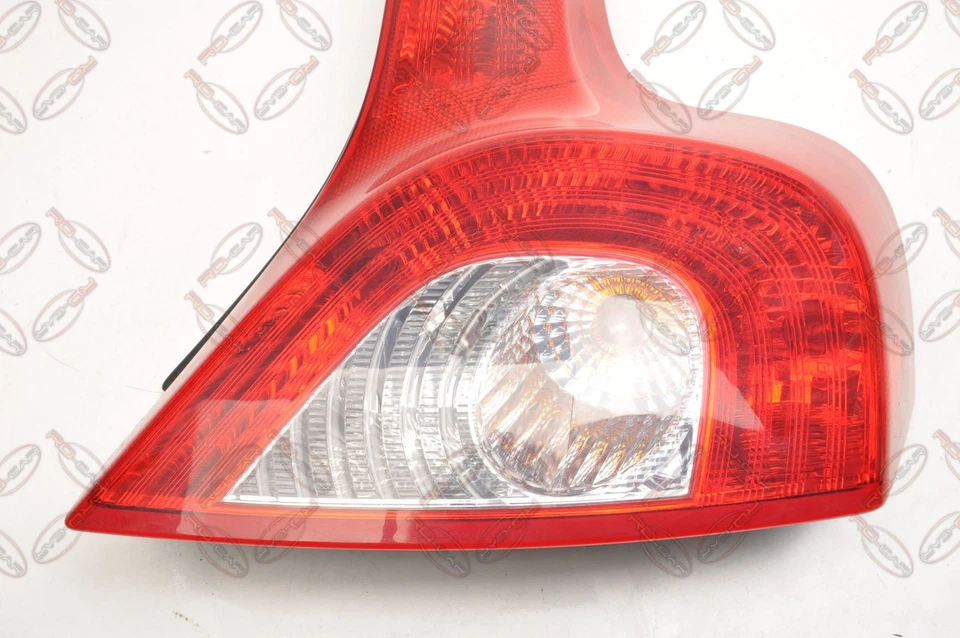 VOLVO C30 Luz Trasera Derecho 31213914 - Imagen 2 de 4