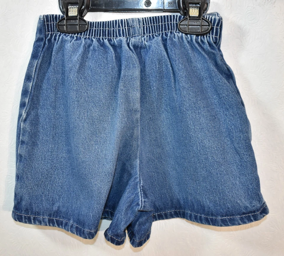 Shorts jeans azul borboletas Amy Byer tamanho 6 feminino - Imagem 2 de 4