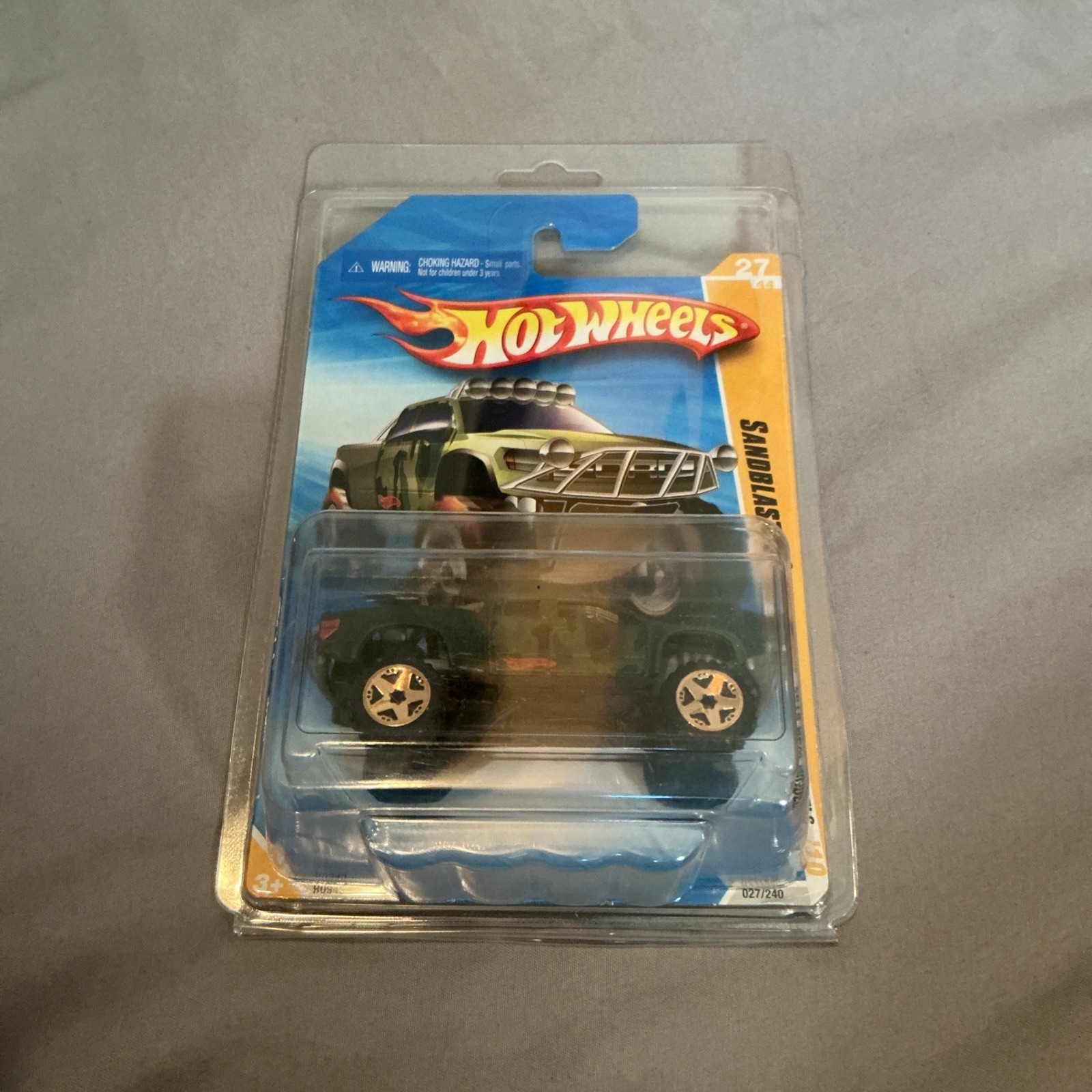2010 Hot Wheels New Models Sandblaster CAMO GREEN W/ Case NEW 