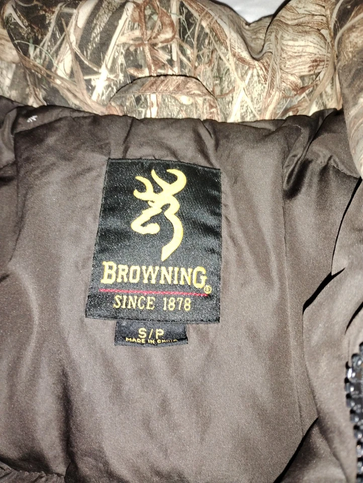 browning men or women size small down coat camo - Image 3 of 3