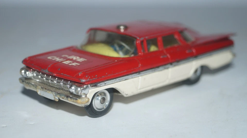 Juguetes Corgi de metal fundido a presión de colección Chevrolet Impala coche jefe de bomberos # 482 con caja Foto 2 de 4