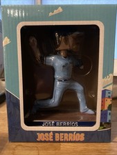 🎯Toronto Blue Jays Jose Berrios Bobblehead 9/15/23 NIB Roberto Clemente Night