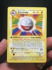 Pokémon TCG Electrode 021/102 Base Set (Shadowless) Rare 1st Edition NM/MT