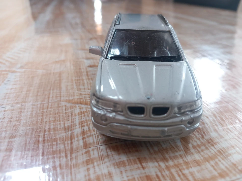 BMW X5 1/42 Maisto  - Immagine 4 di 4