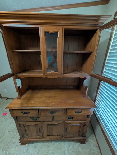 Tell City Young Republic colonial-style maple hutch