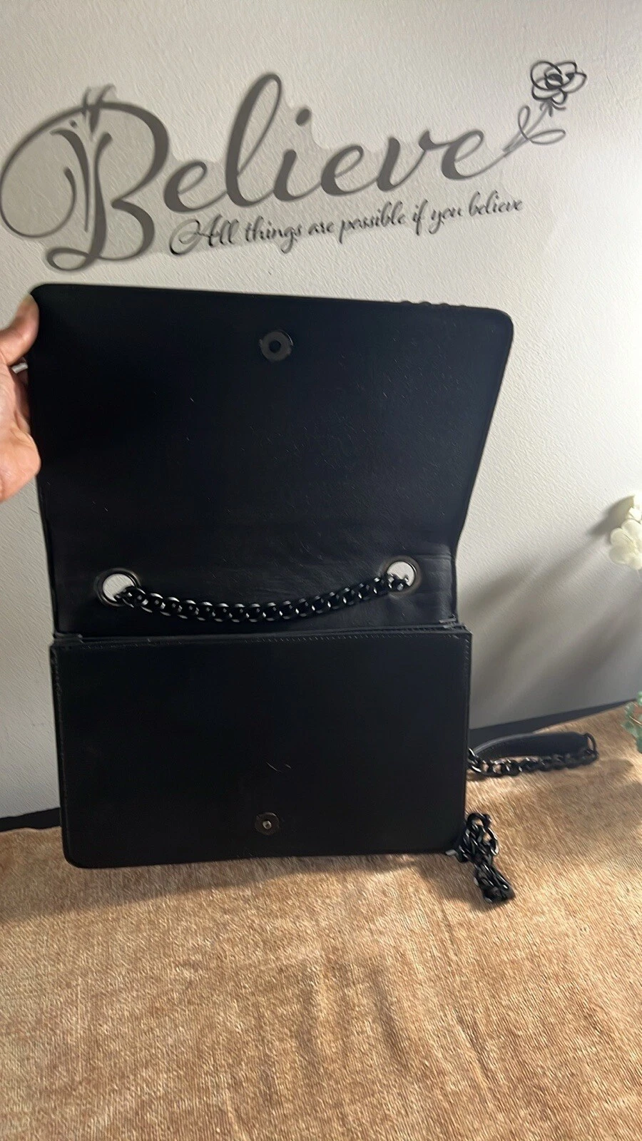 Borsa a tracolla Aldo Greenwald Chevron Trapuntata Nera Cinturino Catena Gotico Chic