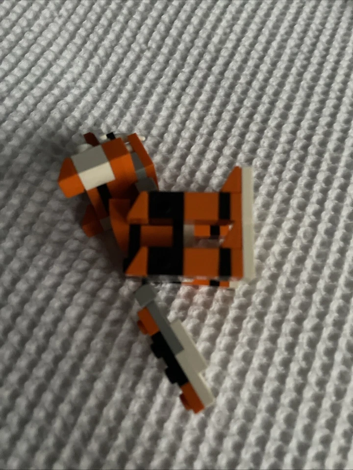 LEGO Creator 30285 Tiger, photo 3 of 4