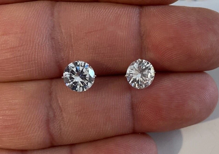 Solid white gold stud earrings shop
