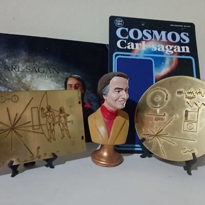 Carl Sagan Set, Sagan Bust, Voyager 1 golden disc and Pioneer 10 Plaque.