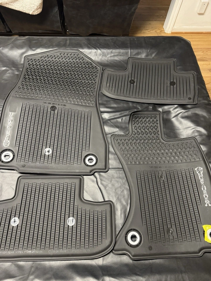 全新雷克萨斯 RC 350 AWD 全天候脚垫 2015 - 2024 — 第 3/3 张图片