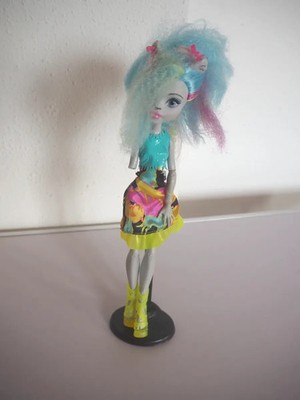 Monster High Puppe Silvi Timberwolf Electrified Defekt Arm fehlt Bastler Mattel