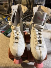 CHICAGO SKATES 8601K Women  s White Quad Classic Roller Rink Skates sz 8 US