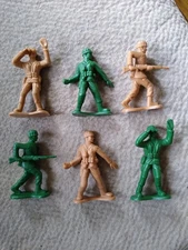 Large 4"  Army Men Action Figures Lot of  6 Greenbrier International Tan & Green