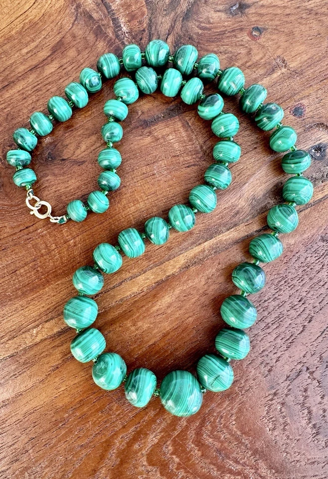 Collar de broche de oro de 12k vintage graduado con cuentas de malaquita verde natural 1/20 Foto 2 de 4