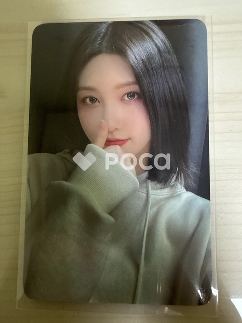 IVE The First Fan Concert The Prom Queens DVD with Photo Card