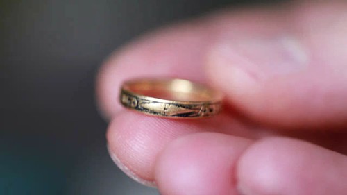 RARO ANTICO ANELLO DA LUTTO GEORGIANO INGLESE ORO 18K ORECCHINO di MACCLESFIELD 1732 - Video 1 di 1