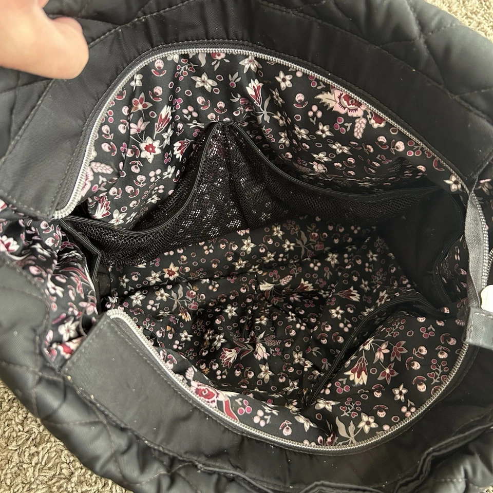 Спортивная сумка Vera Bradley Grand Weekender большая дорожная спортивная классическая черная стеганая - Изображение 4 из 4