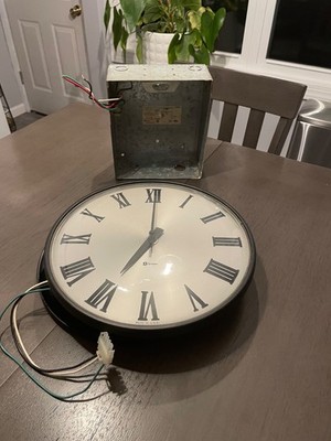 Vintage Simplex Wall Clock 13 1/2  Round