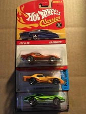 HOT WHEELS LOT OF 3 CLASSICS ,60TH ,HW CITY CORVETTE