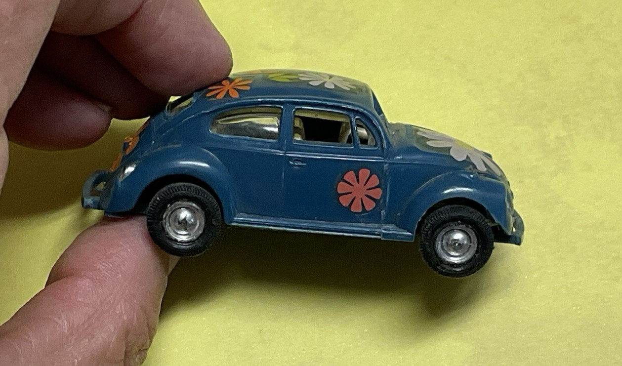 Vintage Mini Lindy VW BEETLE Plastic 1:64th Scale Model Volkswagen