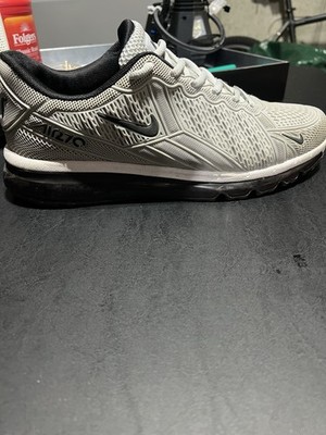 Nike Air Max 270 Men's Low Top Running Sneaker Gray/Black Lace Up Cushioned