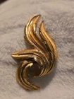 RARE Vintage ,ESTATE JEWELRY, Crown Trifari  Goldtone Feather, VOGE  #621